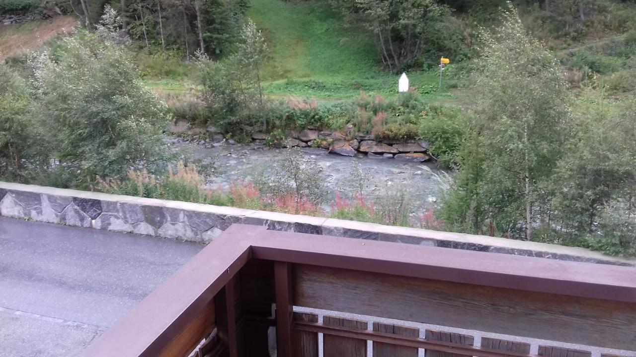 Free Cable Car & Bus In The Summer Haus L'Oree Saas-Grund Exterior foto